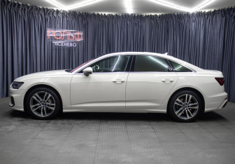 Подержанный автомобиль Audi A6 Sedan 2020 года (8 фото)