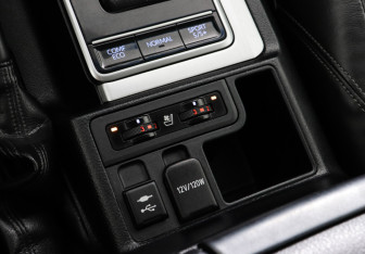 Подержанный автомобиль Toyota Land Cruiser Prado 2018 года (13 фото)