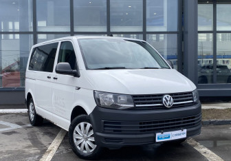 Подержанный автомобиль Volkswagen Caravelle 2017 года (3 фото)