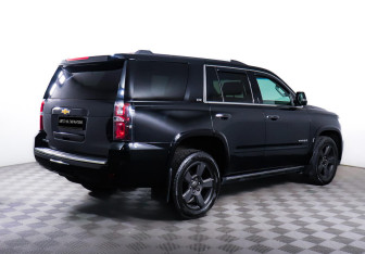 Подержанный автомобиль Chevrolet Tahoe 2015 года (3 фото)