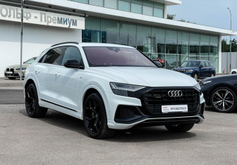 Подержанный автомобиль Audi Q8 2019 года (3 фото)