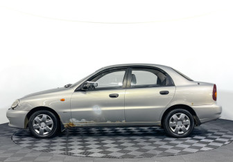 Подержанный автомобиль Chevrolet Lanos 2008 года (8 фото)