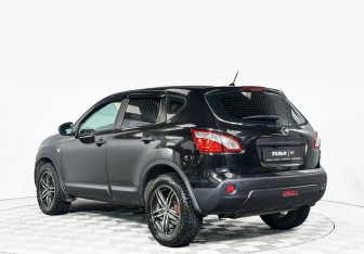 Подержанный автомобиль Nissan Qashqai 2011 года (7 фото)