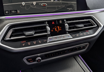Подержанный автомобиль BMW X5 2022 года (21 фото)