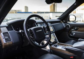 Подержанный автомобиль Land Rover Range Rover 2018 года (11 фото)