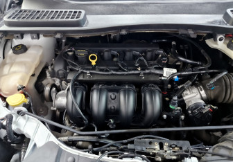 Подержанный автомобиль Ford Kuga 2015 года (9 фото)