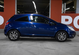 Подержанный автомобиль Opel Corsa 2008 года (4 фото)