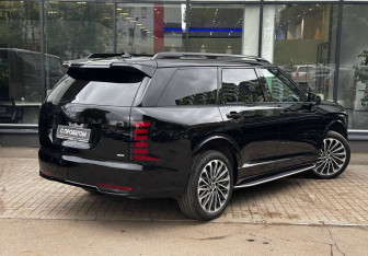 Подержанный автомобиль Hyundai Palisade 2025 года (8 фото)