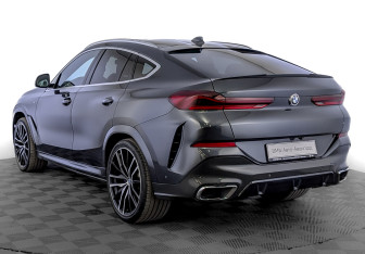 Подержанный автомобиль BMW X6 2021 года (7 фото)