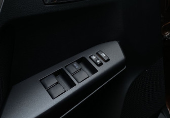 Подержанный автомобиль Toyota RAV4 2016 года (18 фото)