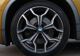 Подержанный автомобиль BMW X2 2019 года (23 фото)