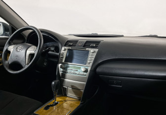 Подержанный автомобиль Toyota Camry Sedan 2007 года (9 фото)