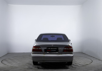 Подержанный автомобиль Nissan Bluebird Sedan 1999 года (5 фото)