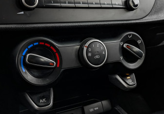 Подержанный автомобиль Kia Rio Hatchback 2021 года (20 фото)