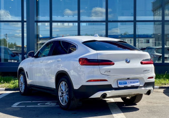 Подержанный автомобиль BMW X4 2019 года (7 фото)