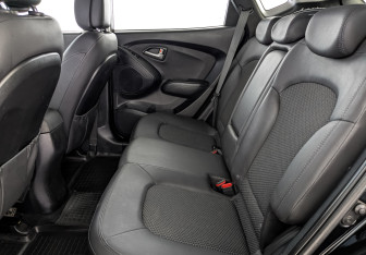 Подержанный автомобиль Hyundai ix35 2012 года (18 фото)