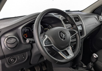 Подержанный автомобиль Renault Logan Sedan 2022 года (15 фото)