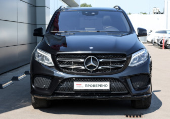 Подержанный автомобиль Mercedes-Benz GLE 2016 года (2 фото)