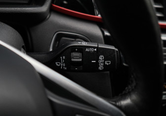 Подержанный автомобиль BMW X1 2017 года (20 фото)