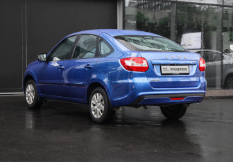 Подержанный автомобиль LADA (ВАЗ) Granta Liftback 2021 года (6 фото)