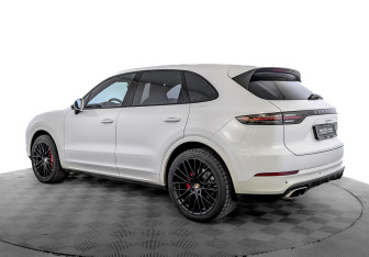 Подержанный автомобиль Porsche Cayenne 2021 года (7 фото)