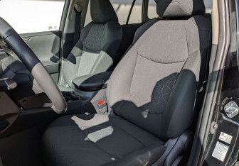 Подержанный автомобиль Toyota RAV4 2021 года (19 фото)