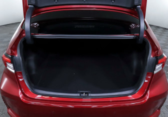 Подержанный автомобиль Toyota Corolla Sedan 2019 года (17 фото)