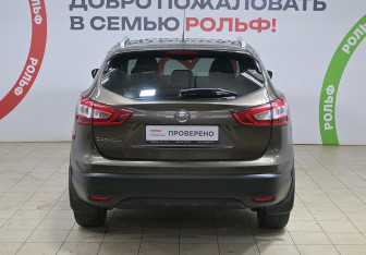Подержанный автомобиль Nissan Qashqai 2014 года (5 фото)