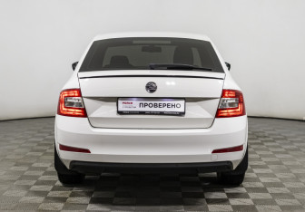 Подержанный автомобиль Skoda Octavia Liftback 2014 года (6 фото)