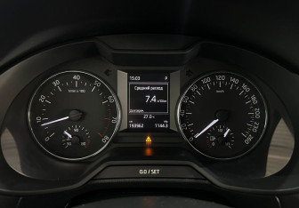 Подержанный автомобиль Skoda Octavia Liftback 2013 года (13 фото)