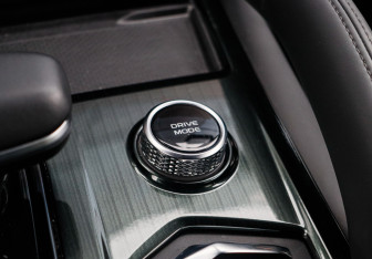 Подержанный автомобиль Geely Monjaro 2023 года (26 фото)