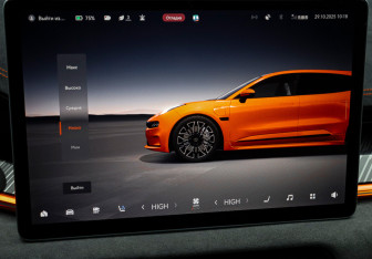 Подержанный автомобиль Zeekr 001 2023 года (29 фото)