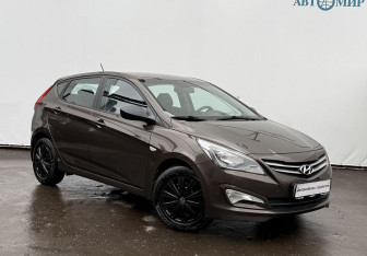 Подержанный автомобиль Hyundai Solaris Hatchback 2015 года (3 фото)