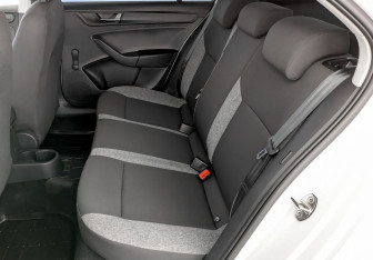 Подержанный автомобиль Skoda Rapid Liftback 2021 года (12 фото)