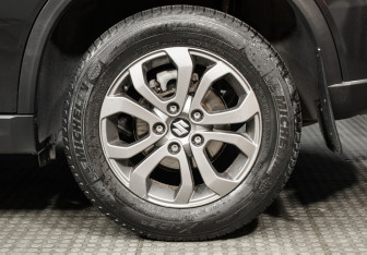 Подержанный автомобиль Suzuki Vitara 2016 года (21 фото)