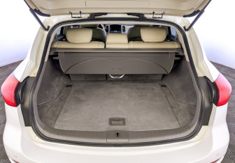 Подержанный автомобиль Infiniti EX 2011 года (10 фото)