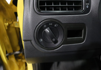 Подержанный автомобиль Volkswagen Polo Sedan 2017 года (12 фото)