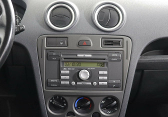 Подержанный автомобиль Ford Fusion 2008 года (8 фото)