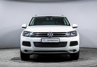 Подержанный автомобиль Volkswagen Touareg 2013 года (2 фото)