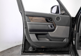 Подержанный автомобиль Land Rover Range Rover 2018 года (19 фото)