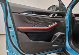 Подержанный автомобиль Geely Coolray 2024 года (12 фото)