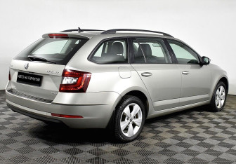 Подержанный автомобиль Skoda Octavia Wagon 2017 года (3 фото)