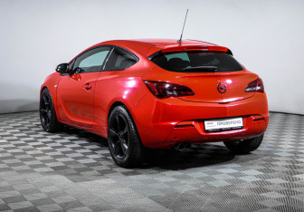 Подержанный автомобиль Opel Astra Hatchback 2014 года (7 фото)