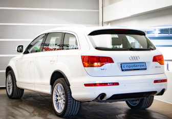 Подержанный автомобиль Audi Q7 2008 года (6 фото)