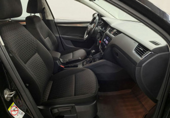 Подержанный автомобиль Skoda Octavia Liftback 2018 года (9 фото)