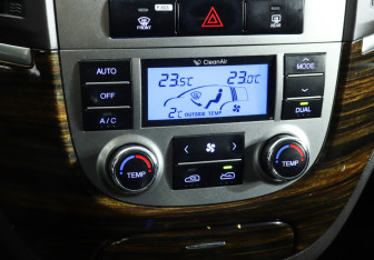 Подержанный автомобиль Hyundai Santa Fe 2010 года (15 фото)