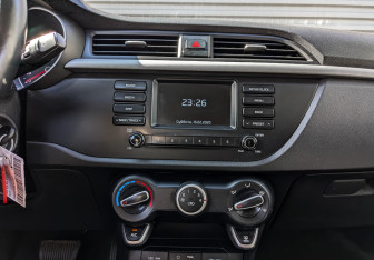 Подержанный автомобиль Kia Rio Hatchback 2020 года (14 фото)