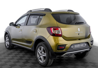 Подержанный автомобиль Renault Sandero 2018 года (7 фото)