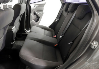 Подержанный автомобиль Ford Focus Wagon 2015 года (15 фото)