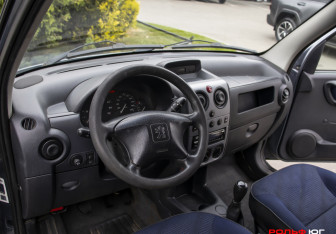 Подержанный автомобиль Peugeot Partner 2007 года (17 фото)